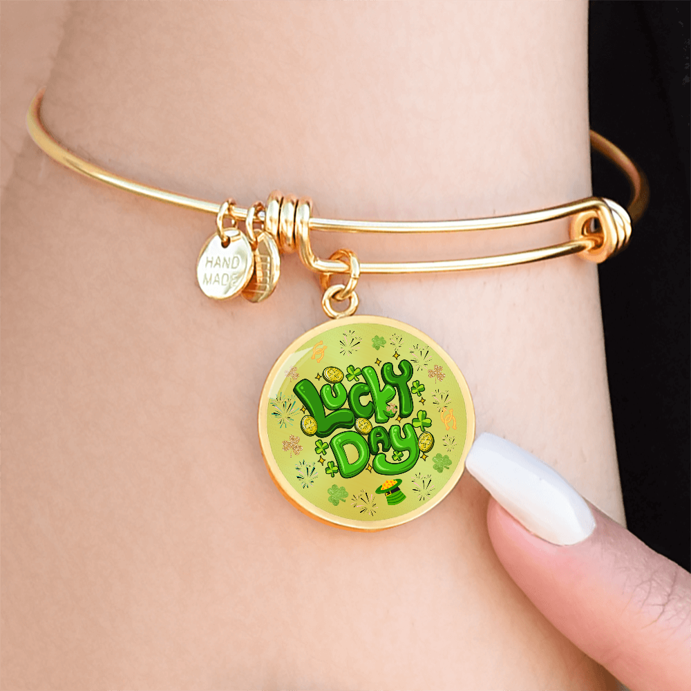Personalized ''Lucky Day'' Circle Engraving Bangle- a Gift for Daughter/Wife/Mothers.