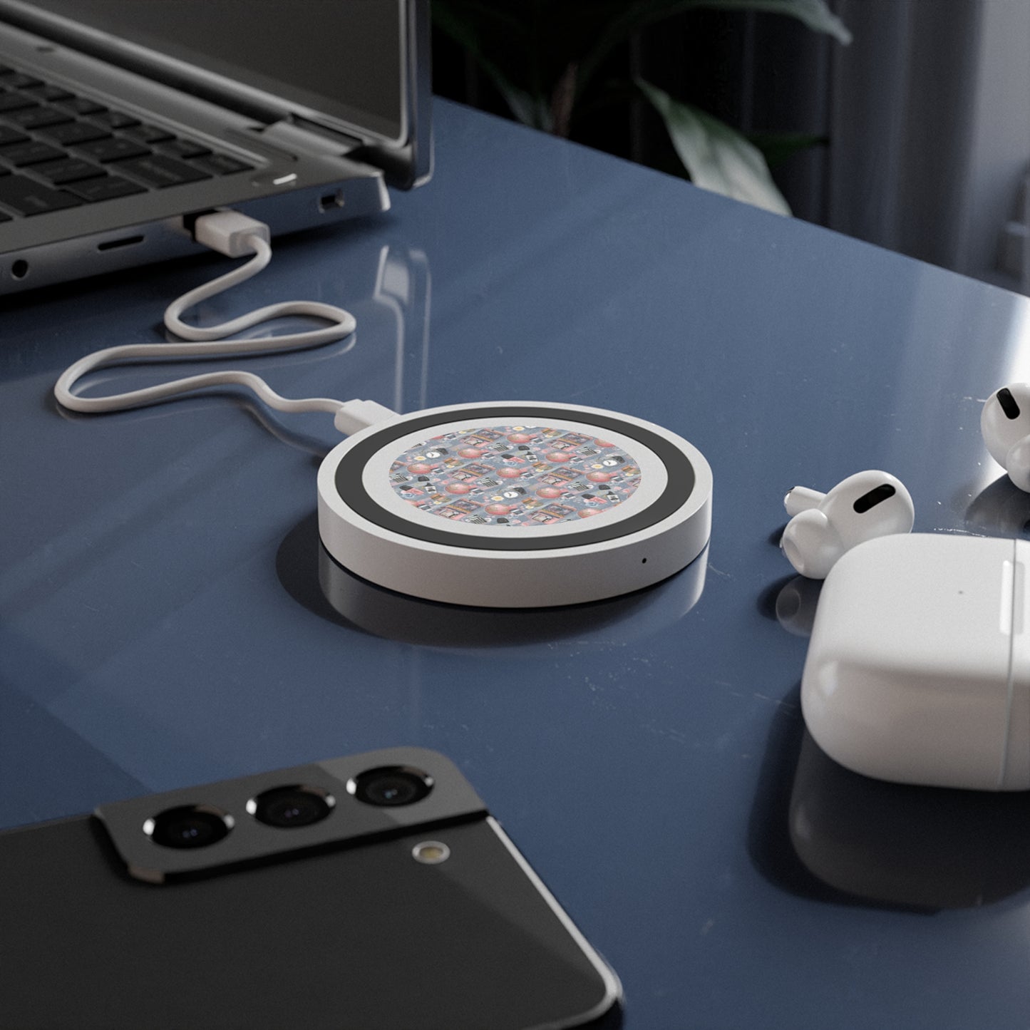 Chic Essentials Quake Wireless Charging Pad - Stylish Tech Accessory for Home & Office