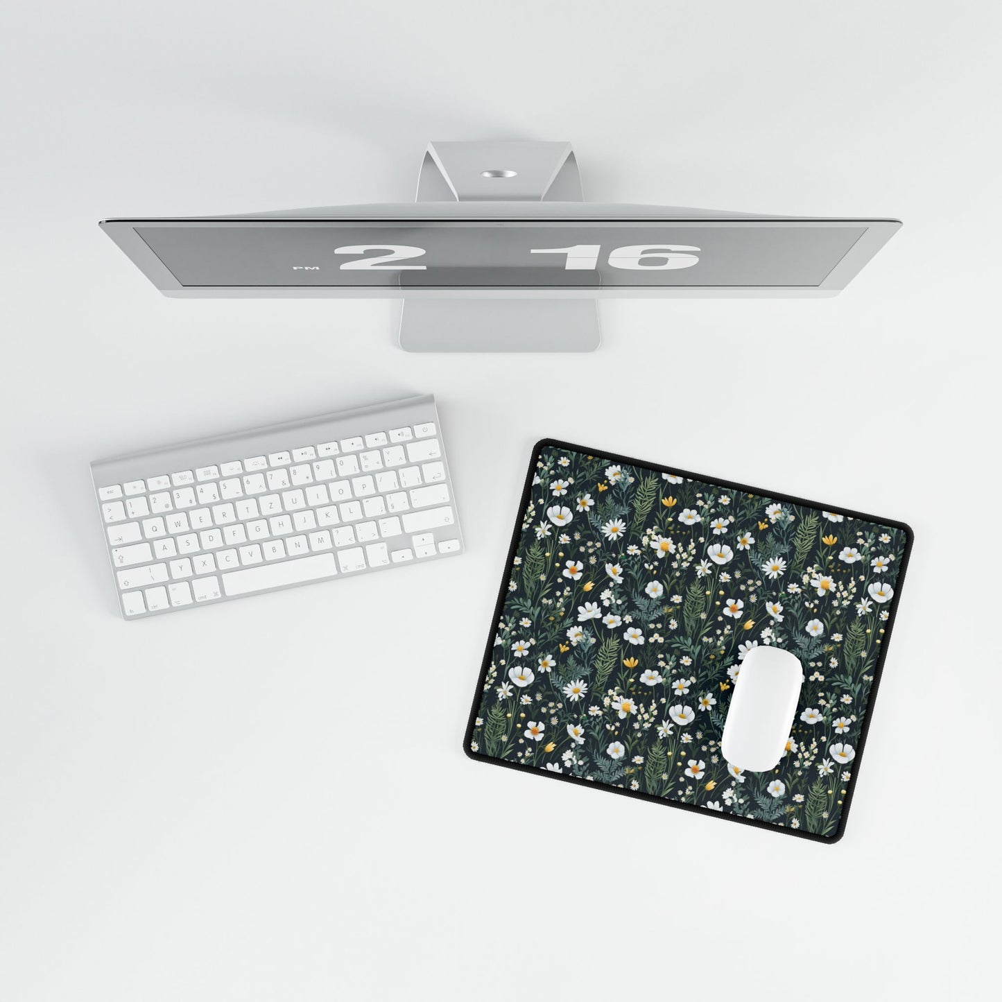 Daisy Delight Floral Desk Mat - Elegant Office Decor for Home & Work.