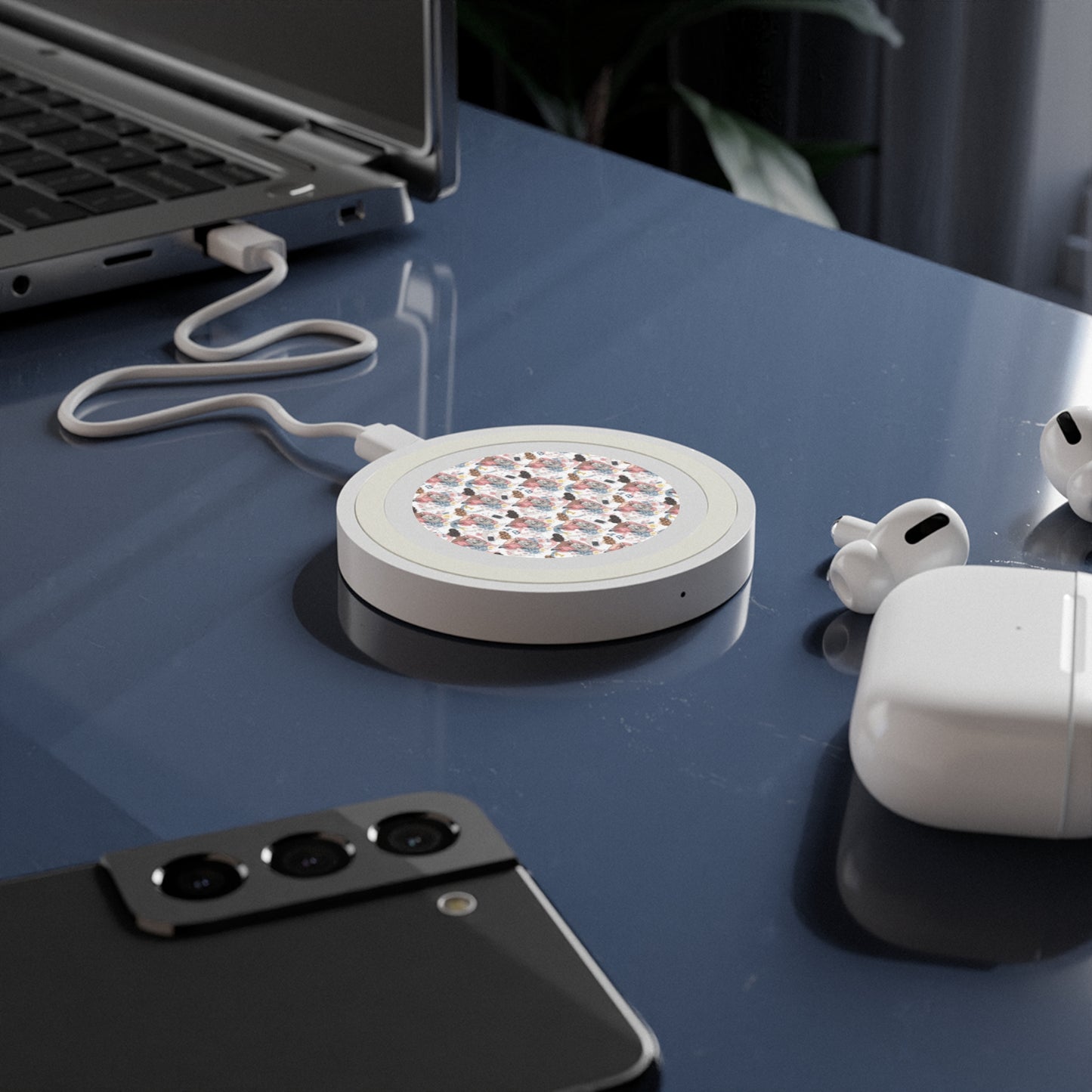 Study Chic Quake Wireless Charging Pad - Trendy Art Design for Home & Office