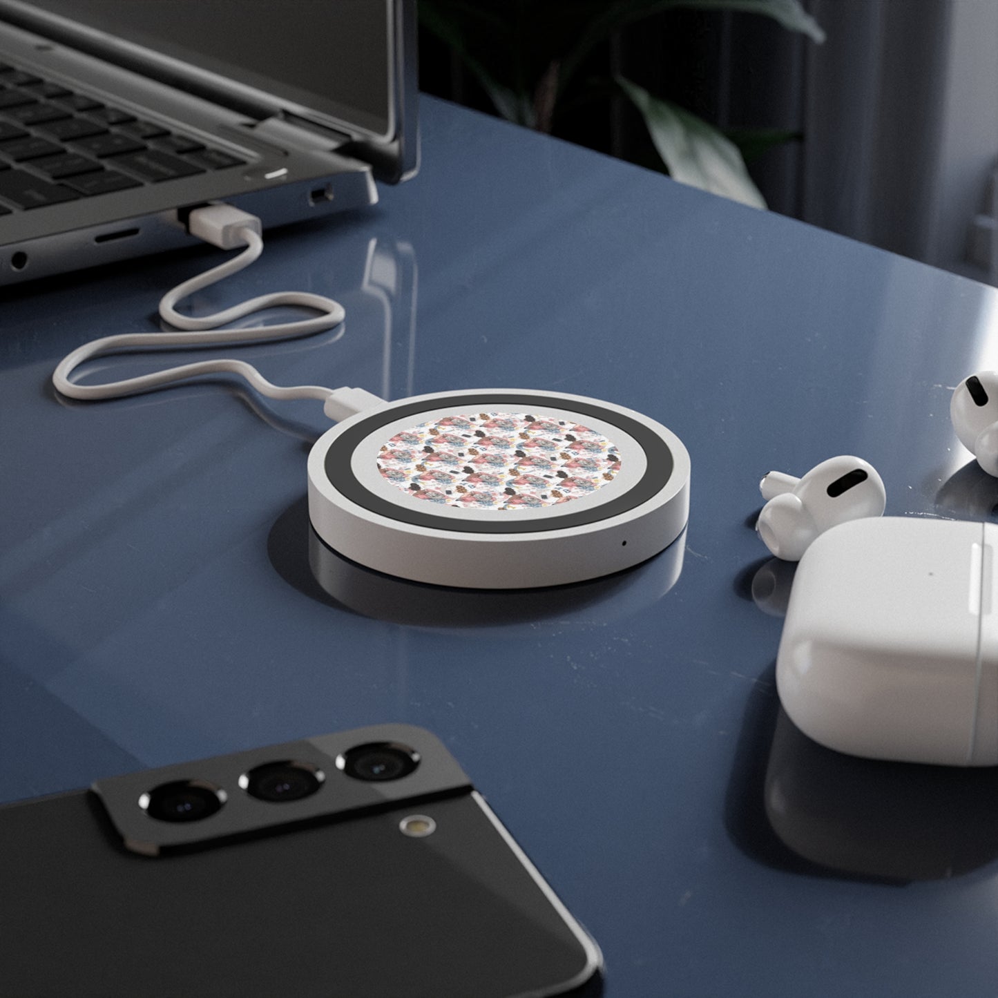 Study Chic Quake Wireless Charging Pad - Trendy Art Design for Home & Office