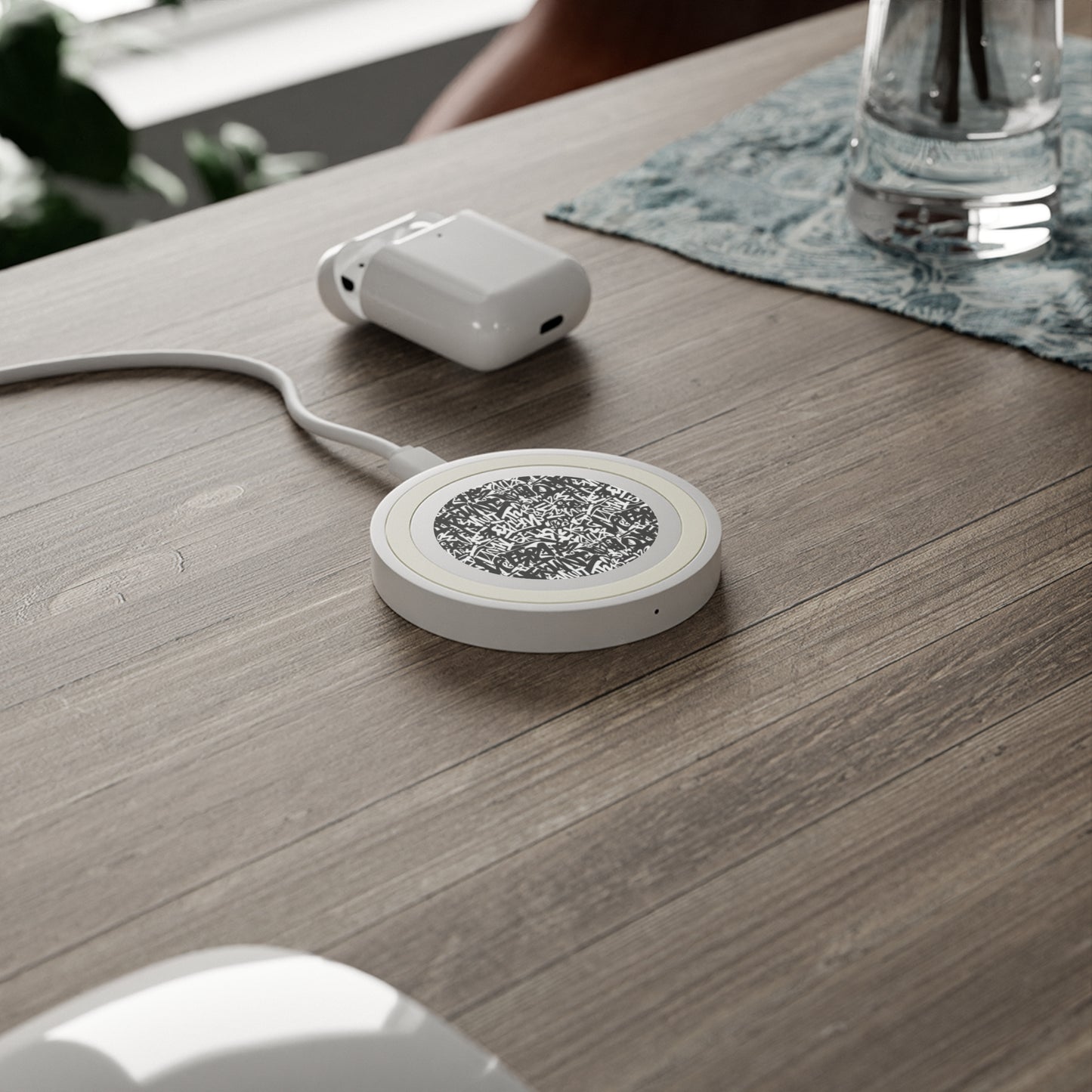 Urban Graffiti Stylish Wireless Charging Pad - Quake Design, Modern Tech Accessory