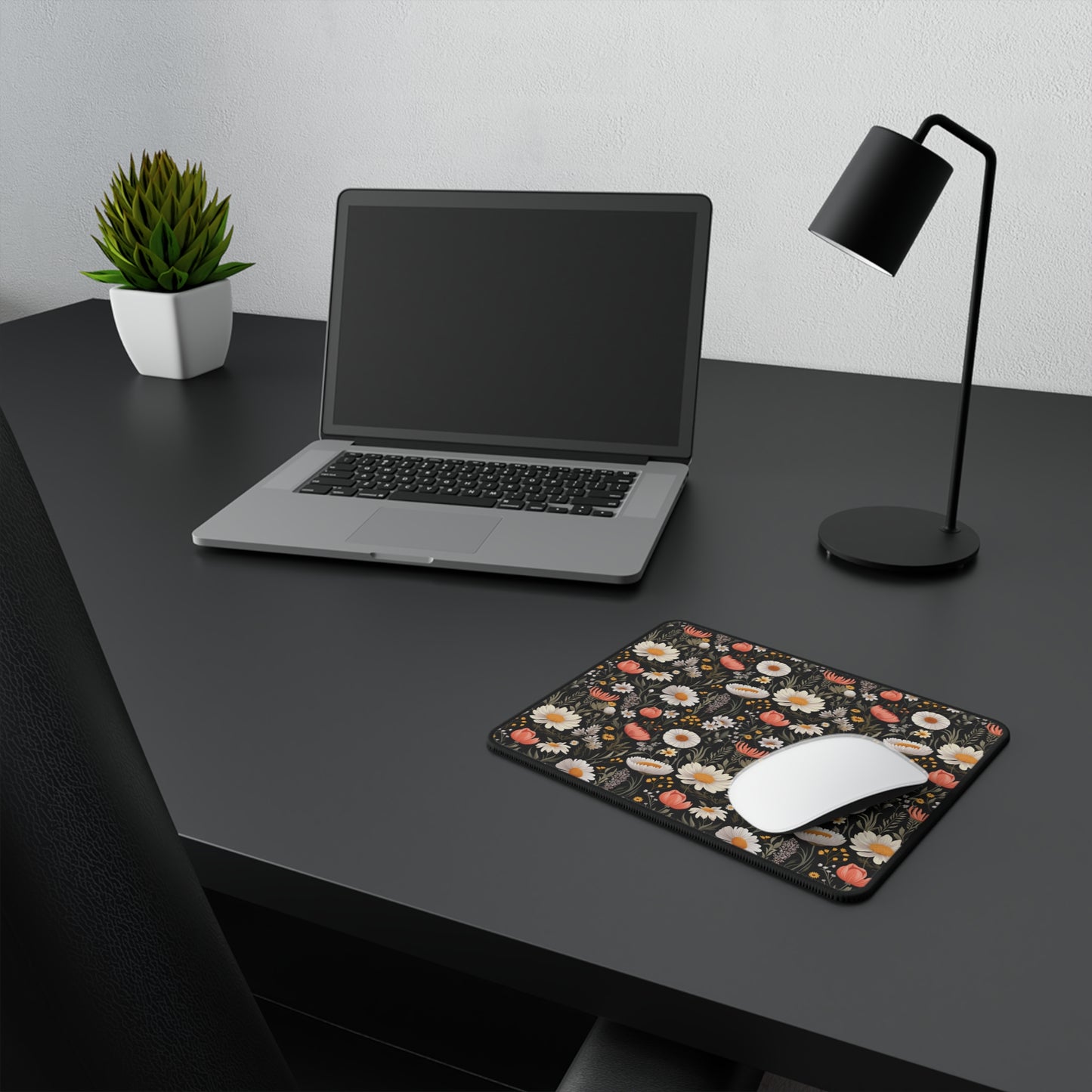Blossom Elegance: Noir Garden Floral Non-Slip Gaming Mouse Pad – Stylish & Functional Desk Accessory for Gamers