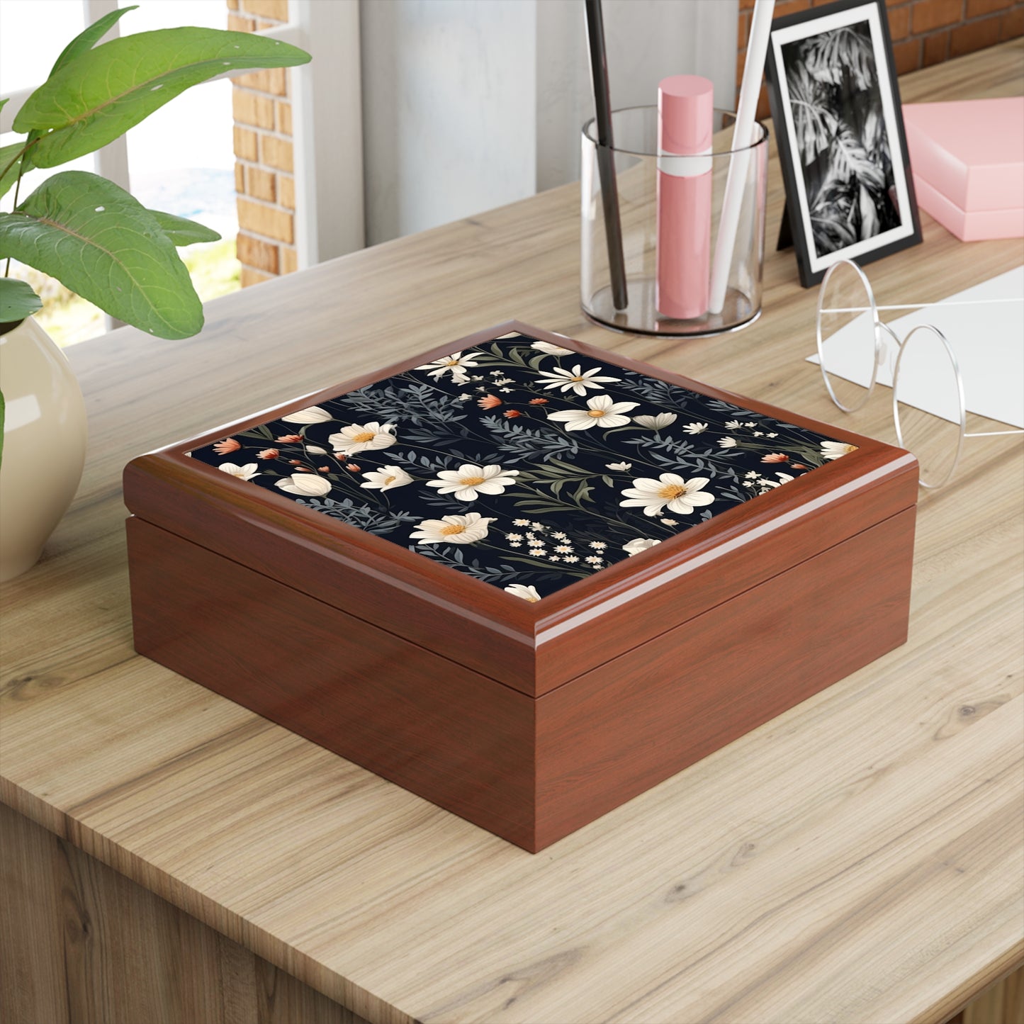Floral Keepsake Jewelry Box — Dark Botanical Daisies