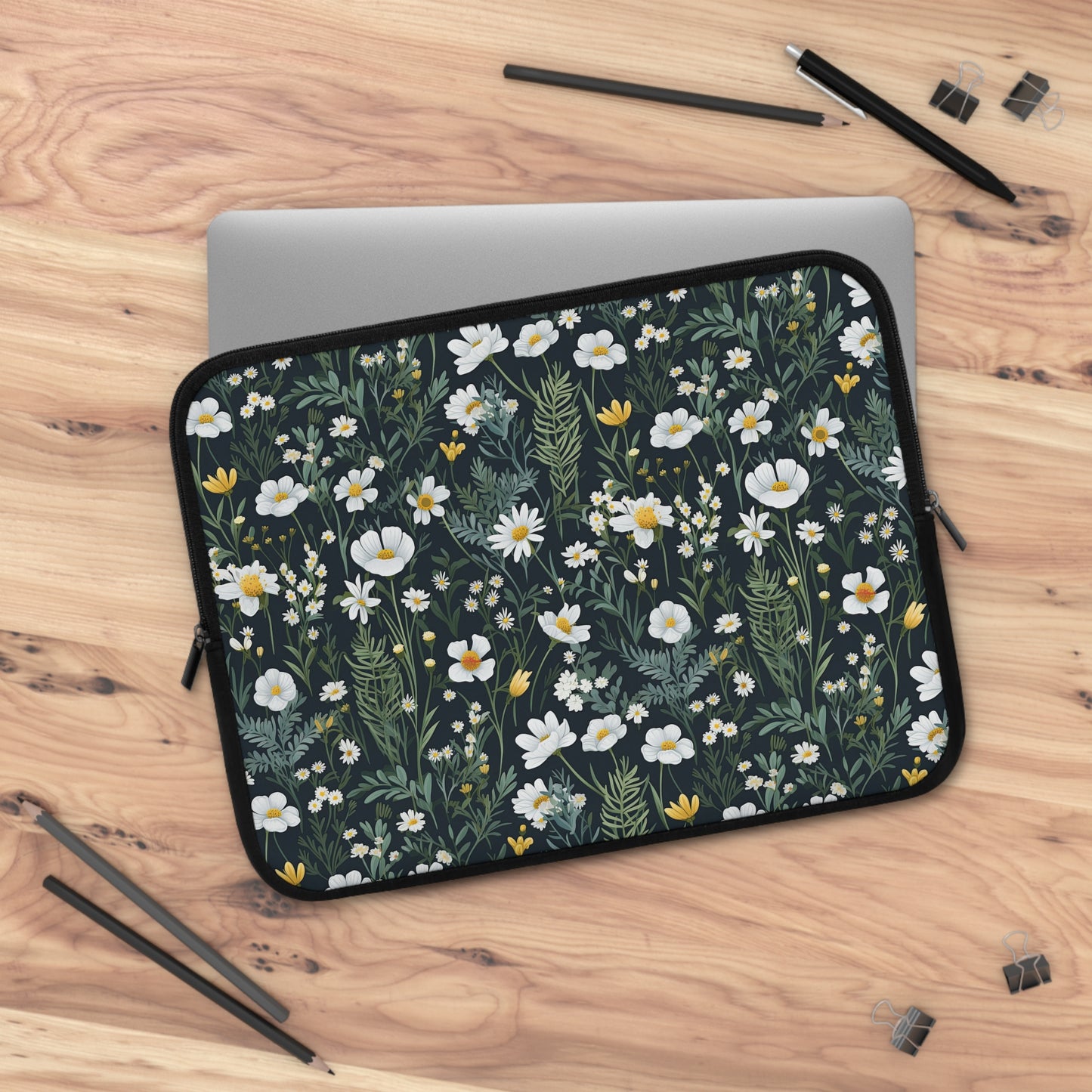 Floral Daisy Delight Laptop Sleeve for Nature Lovers, Laptop Case, Cute Tech Accessory, Gift for Students, Eco-Friendly Design