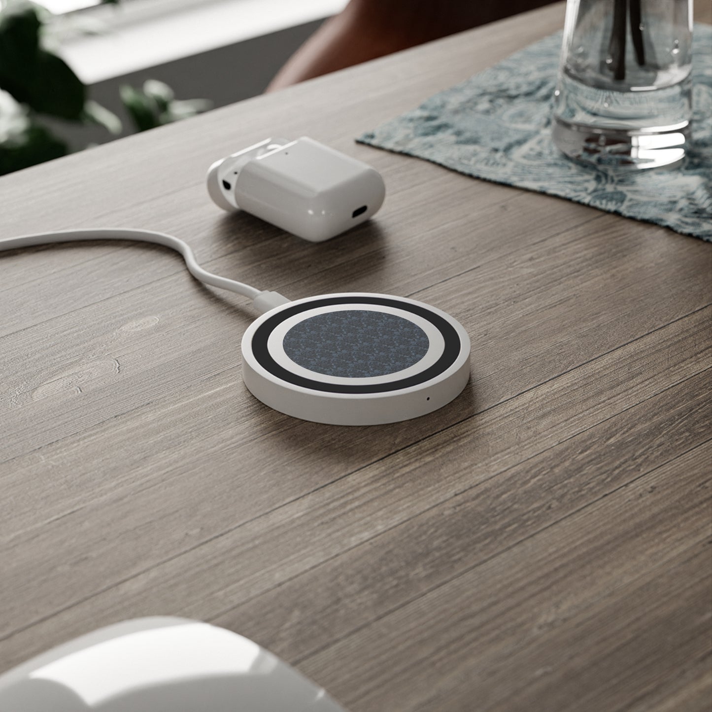 Opulent Dusk Elegant Wireless Charging Pad - Quake Design for Tech Lovers.