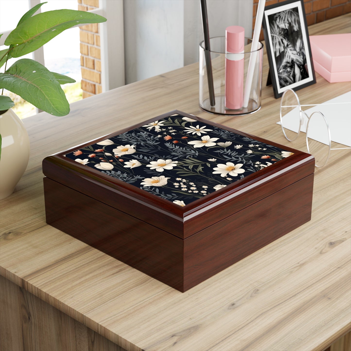 Floral Keepsake Jewelry Box — Dark Botanical Daisies