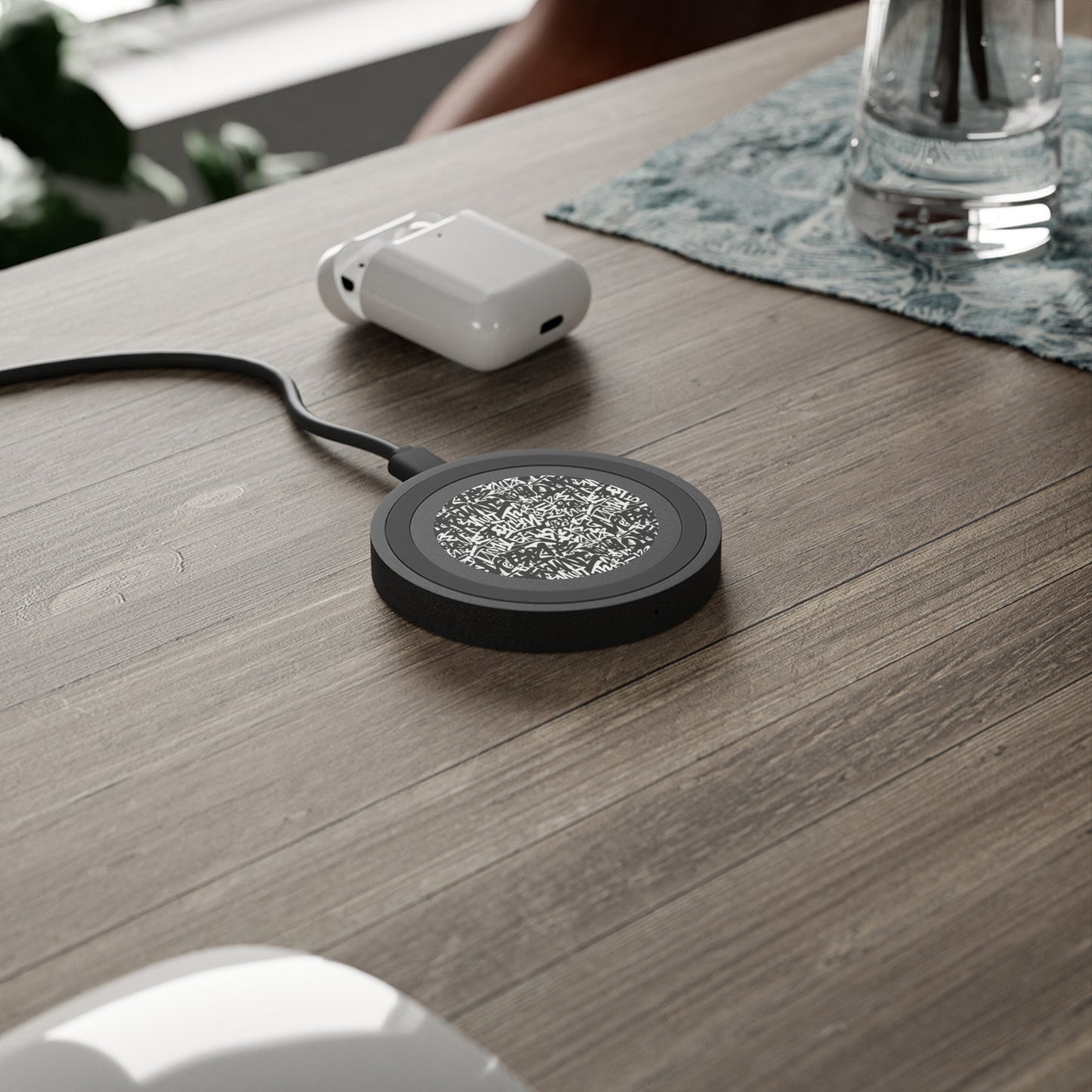 Urban Graffiti Stylish Wireless Charging Pad - Quake Design, Modern Tech Accessory
