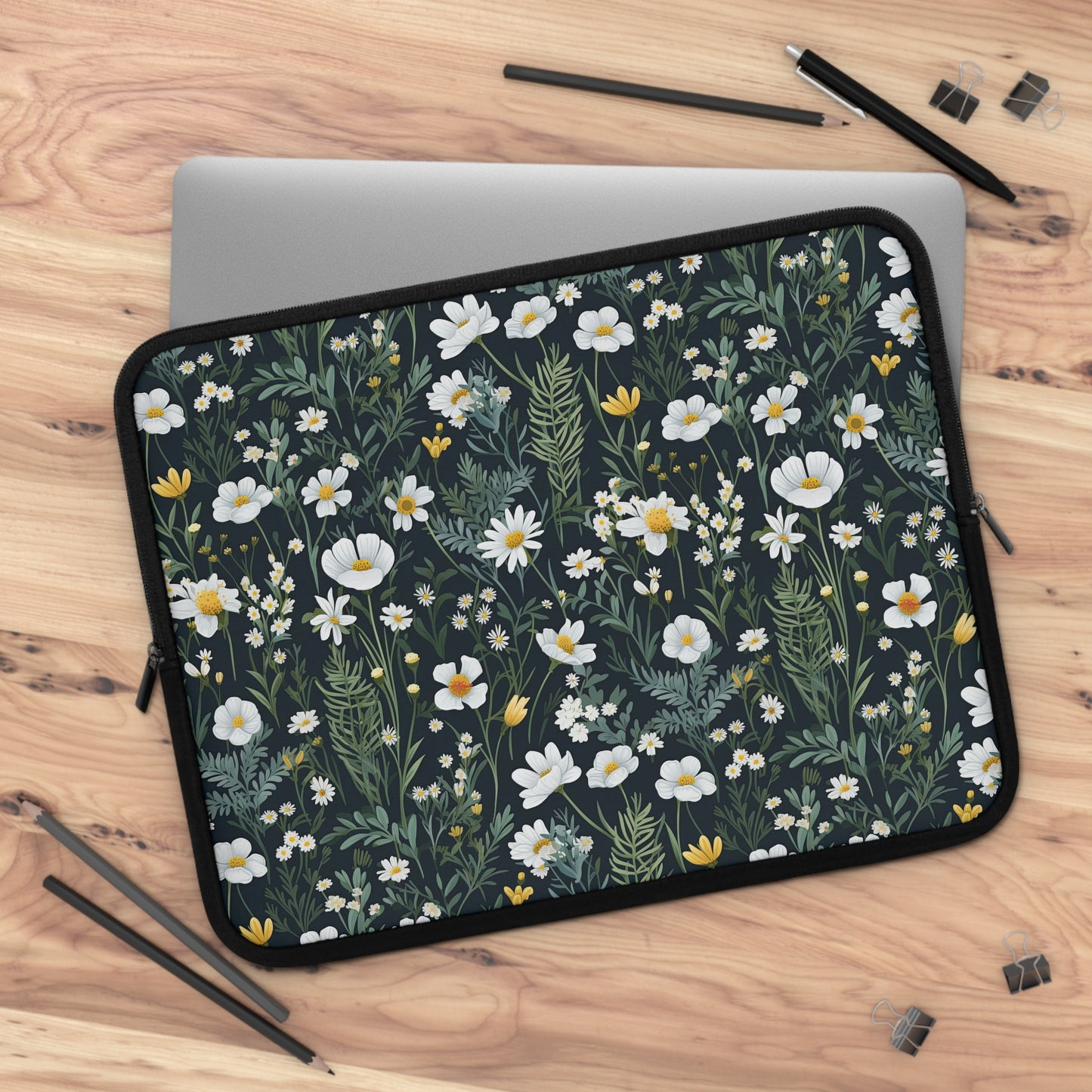 Floral Daisy Delight Laptop Sleeve for Nature Lovers, Laptop Case, Cute Tech Accessory, Gift for Students, Eco-Friendly Design