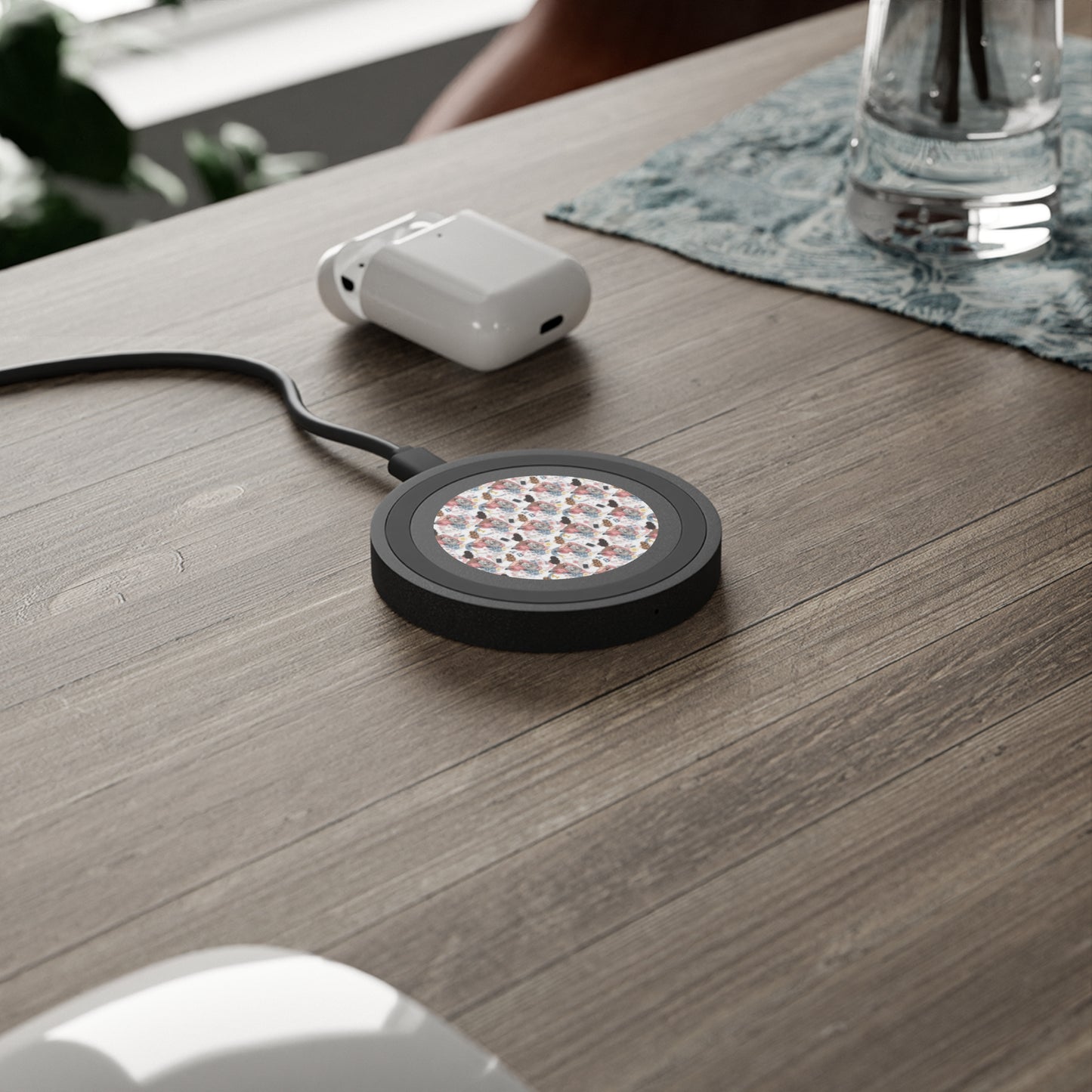 Study Chic Quake Wireless Charging Pad - Trendy Art Design for Home & Office