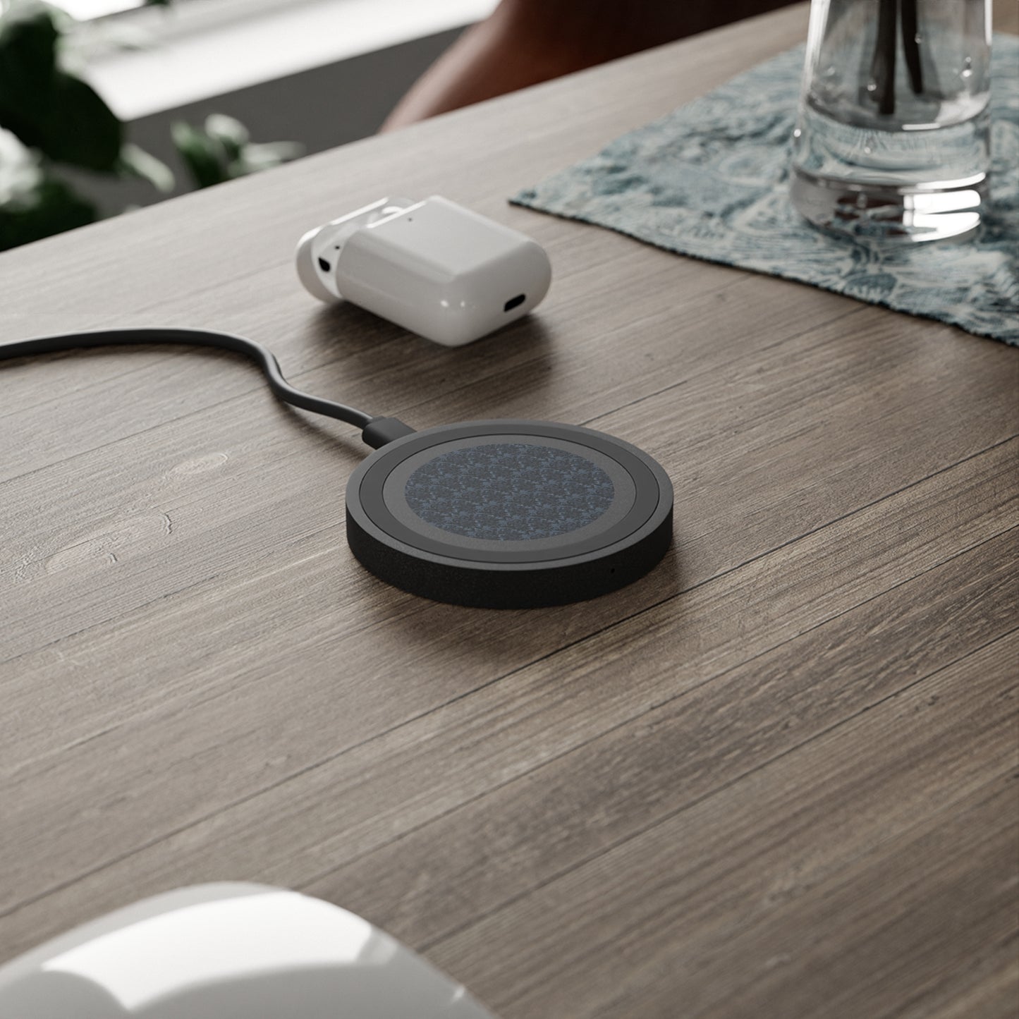 Opulent Dusk Elegant Wireless Charging Pad - Quake Design for Tech Lovers.