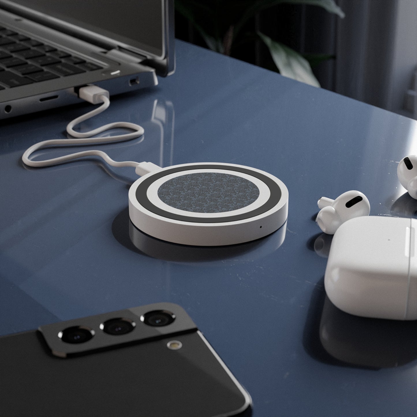 Opulent Dusk Elegant Wireless Charging Pad - Quake Design for Tech Lovers.