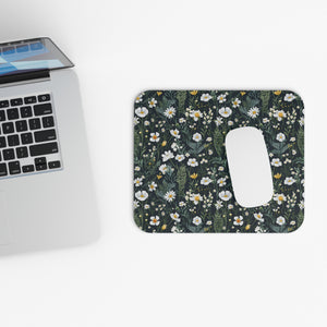 Daisy Delight Botanical Floral Mouse Pad - Vintage Greenery Design.