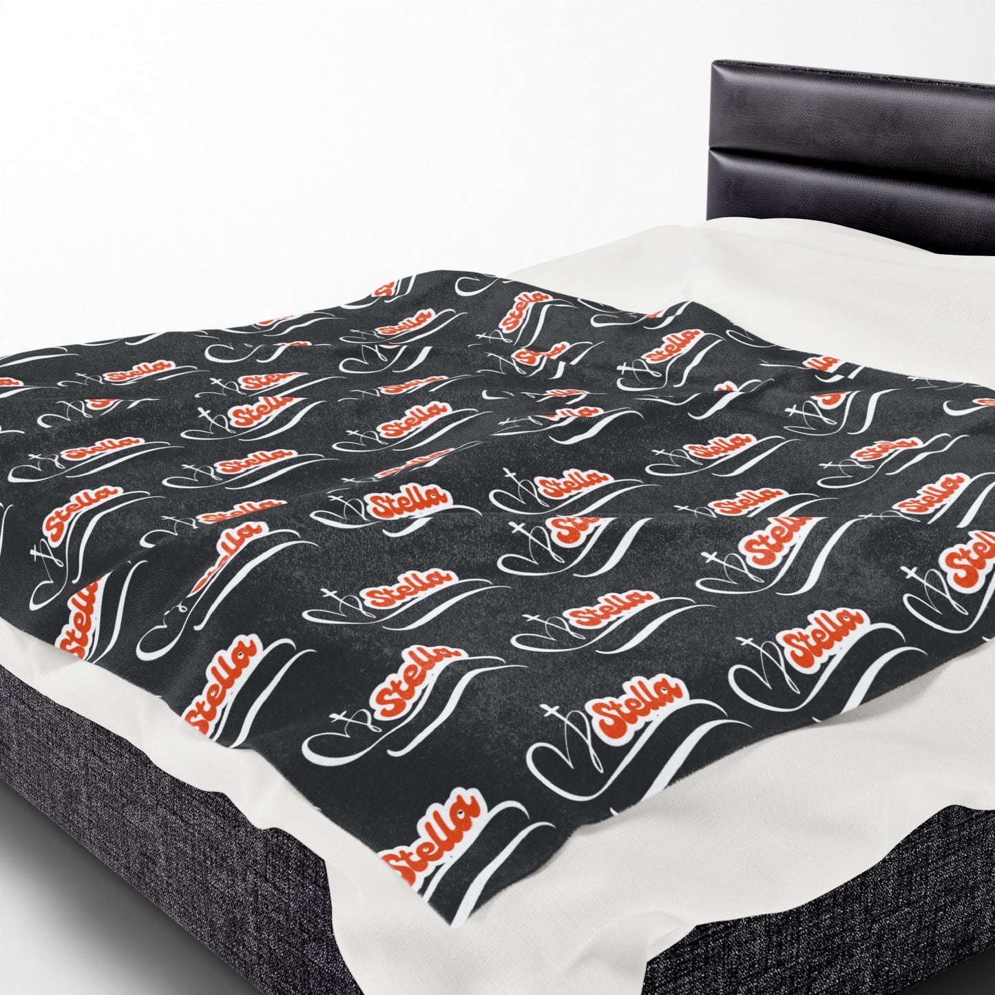 Personalized Name Velveteen Plush Blanket — Retro Script Pattern Cozy Throw