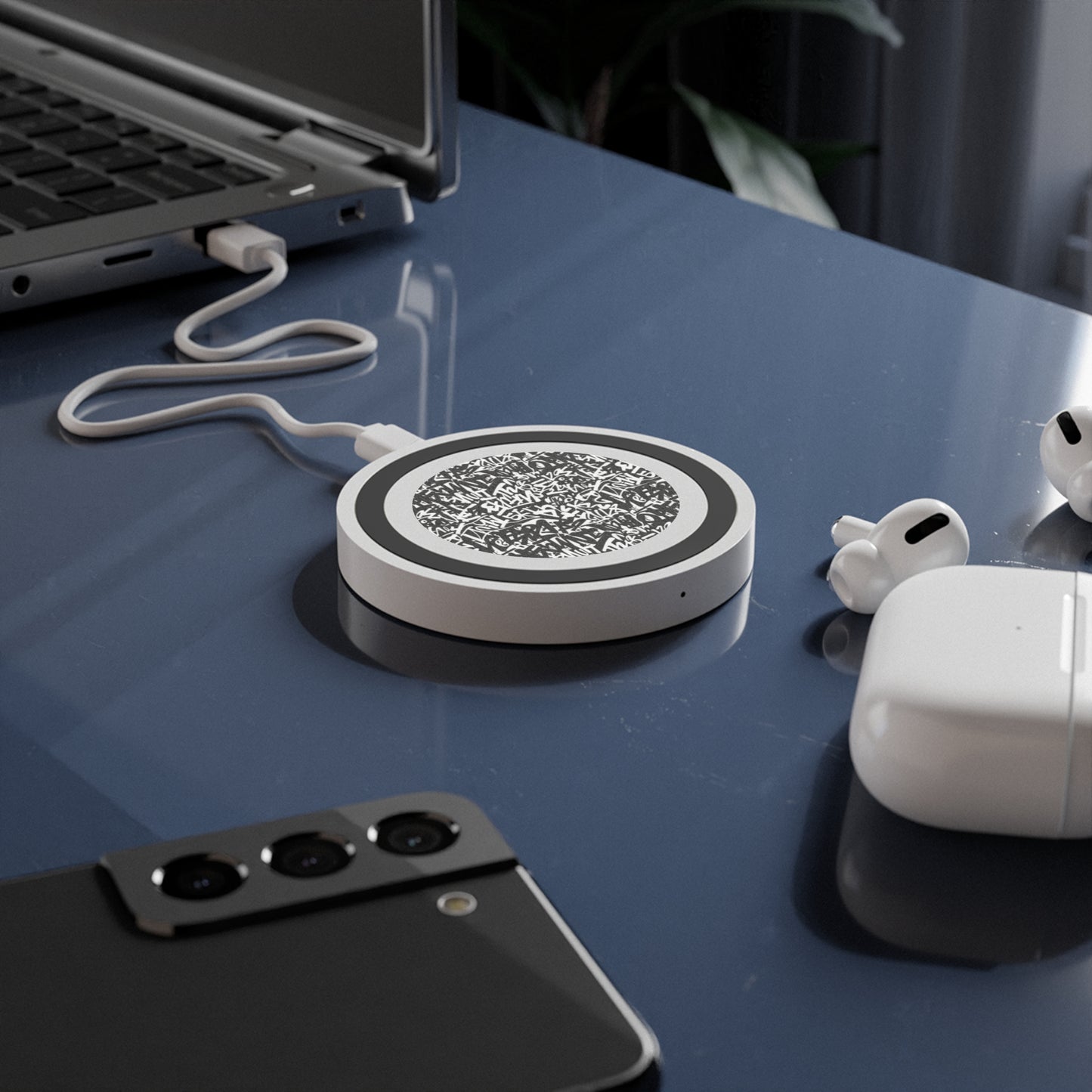 Urban Graffiti Stylish Wireless Charging Pad - Quake Design, Modern Tech Accessory