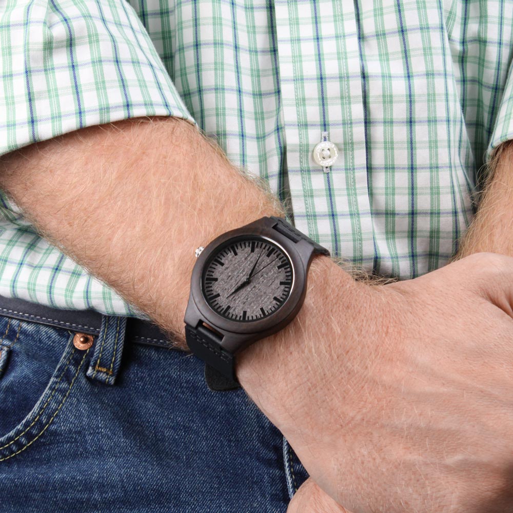 DAD Engraved Message Wooden Watch- a Gift for Dad/Fathers.