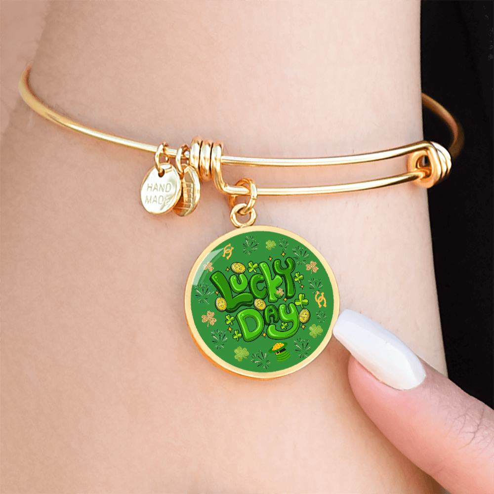 Personalized ''Lucky Day'' Circle Engraving Bangle- a Gift for Daughter/Wife/Mothers.