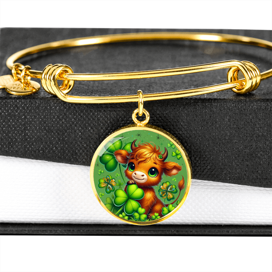 Personalized ''Highland Cow'' Circle Engraving Bangle- a Gift for Daughter/Wife/Mothers.