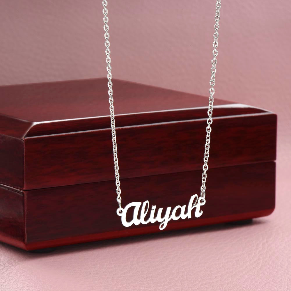 Personalized Name Necklace for Mom to Be, a Perfect Gift for Mother's Day/Birthdays.