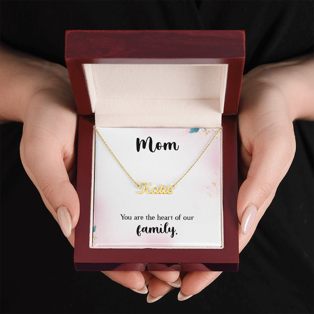 Personalized Name Necklace for Mom, a Perfect Gift for Mother's Day/Birthdays.