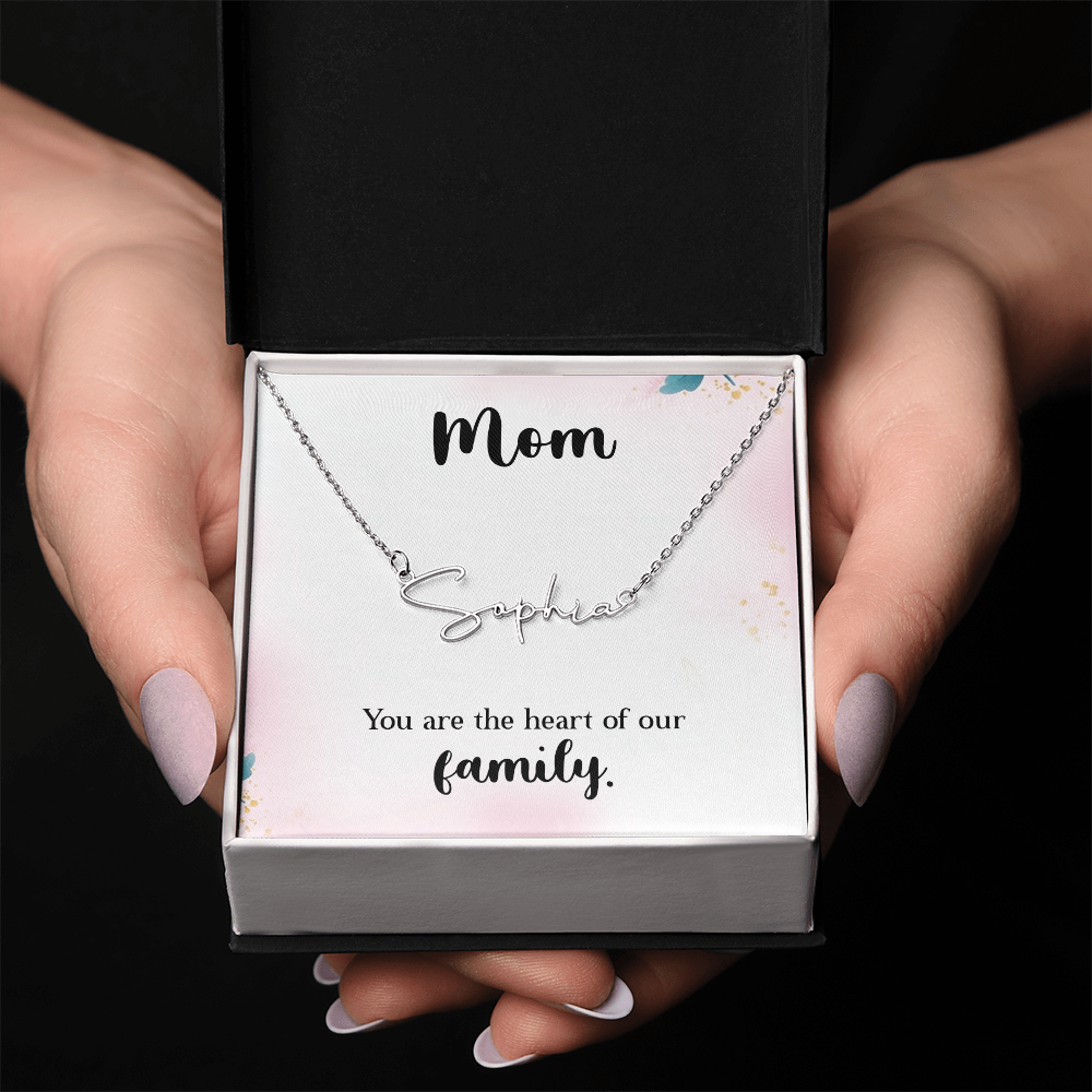Personalized Signature Style Name Necklace for Mom, a Perfect Gift for Mother's Day/Birthdays.