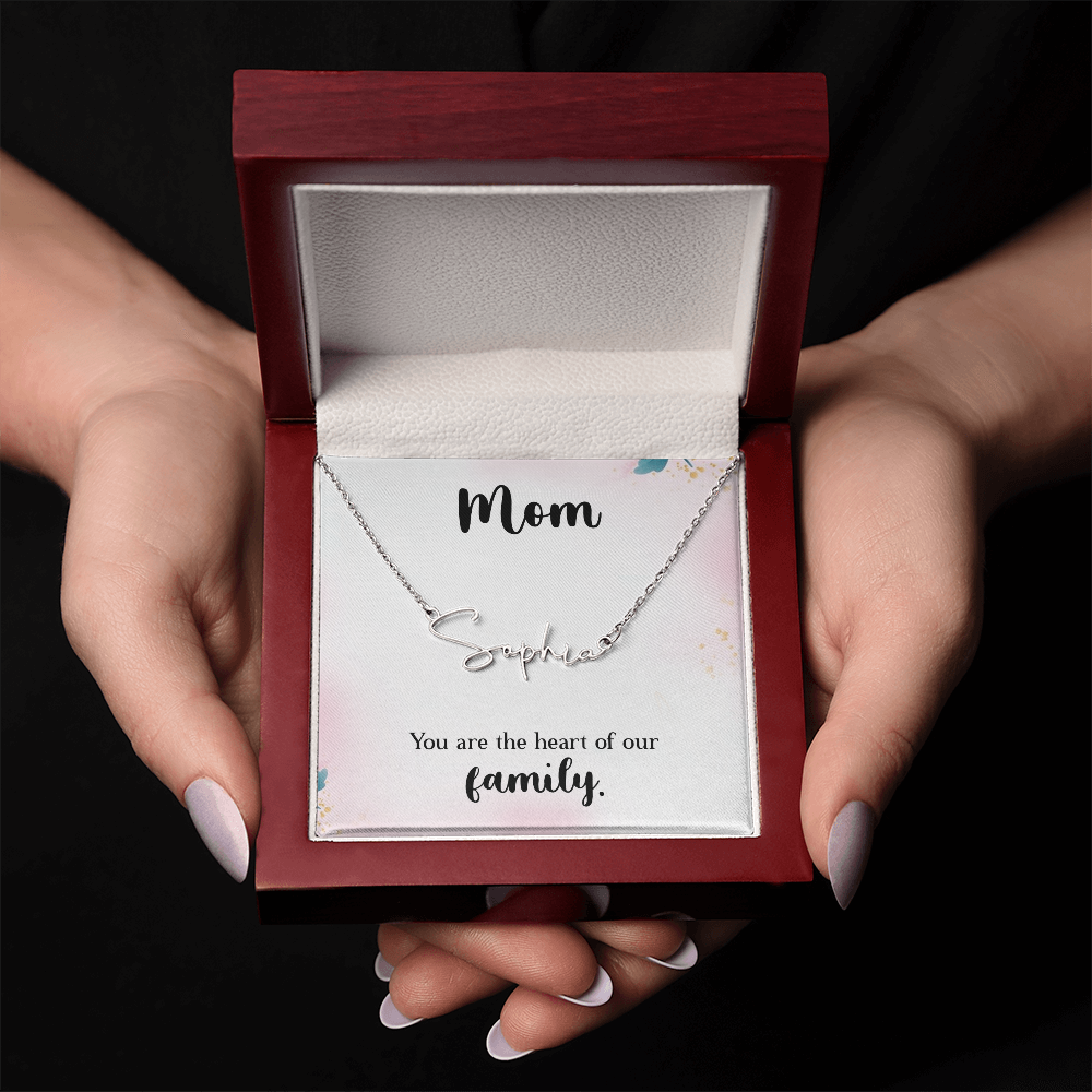 Personalized Signature Style Name Necklace for Mom, a Perfect Gift for Mother's Day/Birthdays.