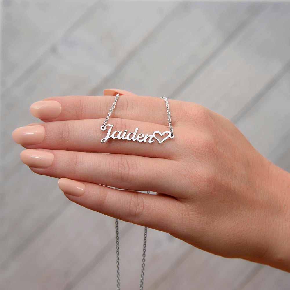 Personalized Heart Name Necklace- A Beloved Gift for a Mom, a Perfect Gift for Mother's Day/Birthdays.
