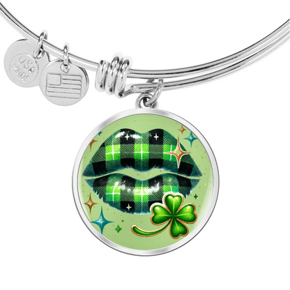 Personalized ''Kiss Me'' Circle Engraving Bangle- a Gift for Daughter/Wife/Mothers.