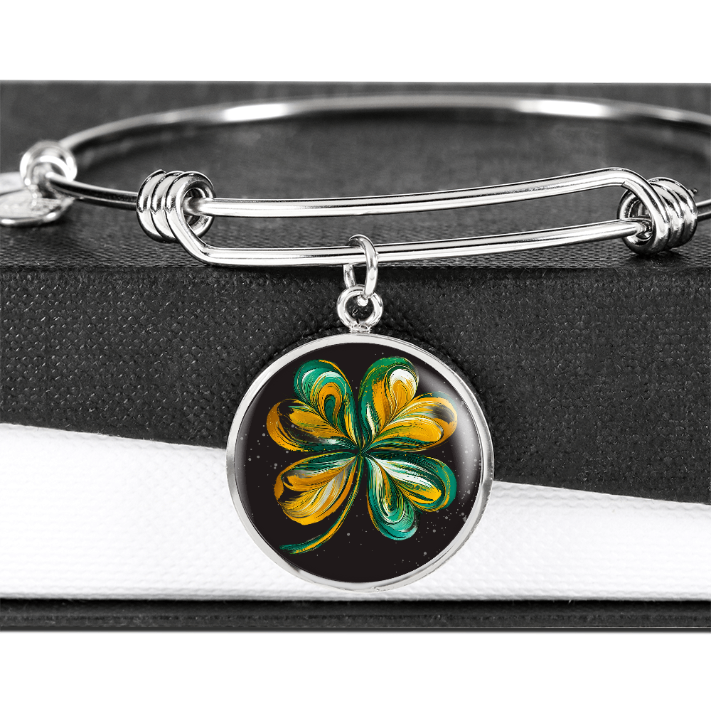 Personalized ''Shamrock Leaf'' Circle Engraving Bangle- a Gift for Daughter/Wife/Mothers.
