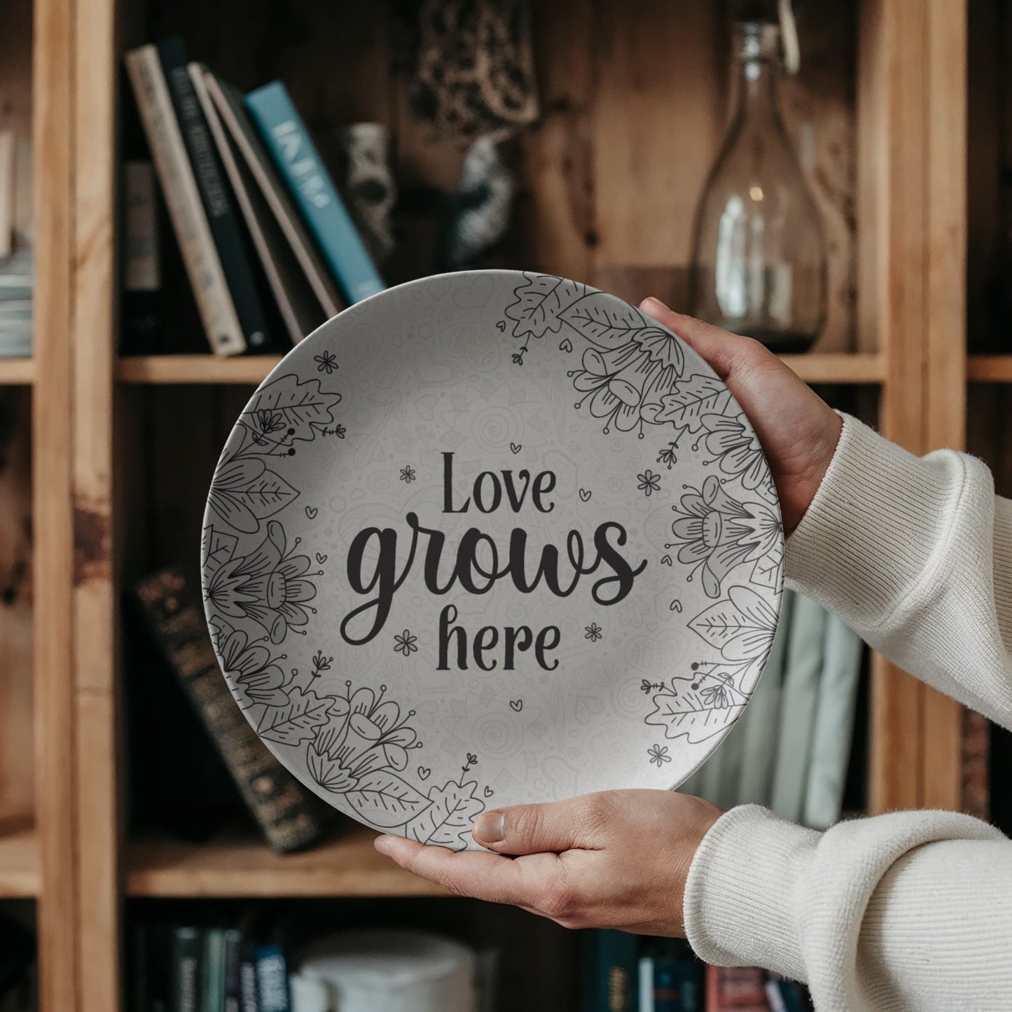 Love Grows Here 10'' Plate - a Gift for Mothers/Daughter/Wife.