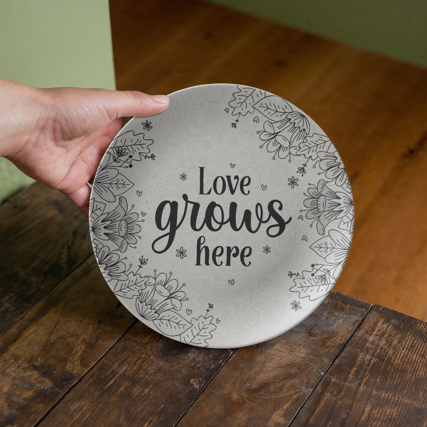 Love Grows Here 10'' Plate - a Gift for Mothers/Daughter/Wife.