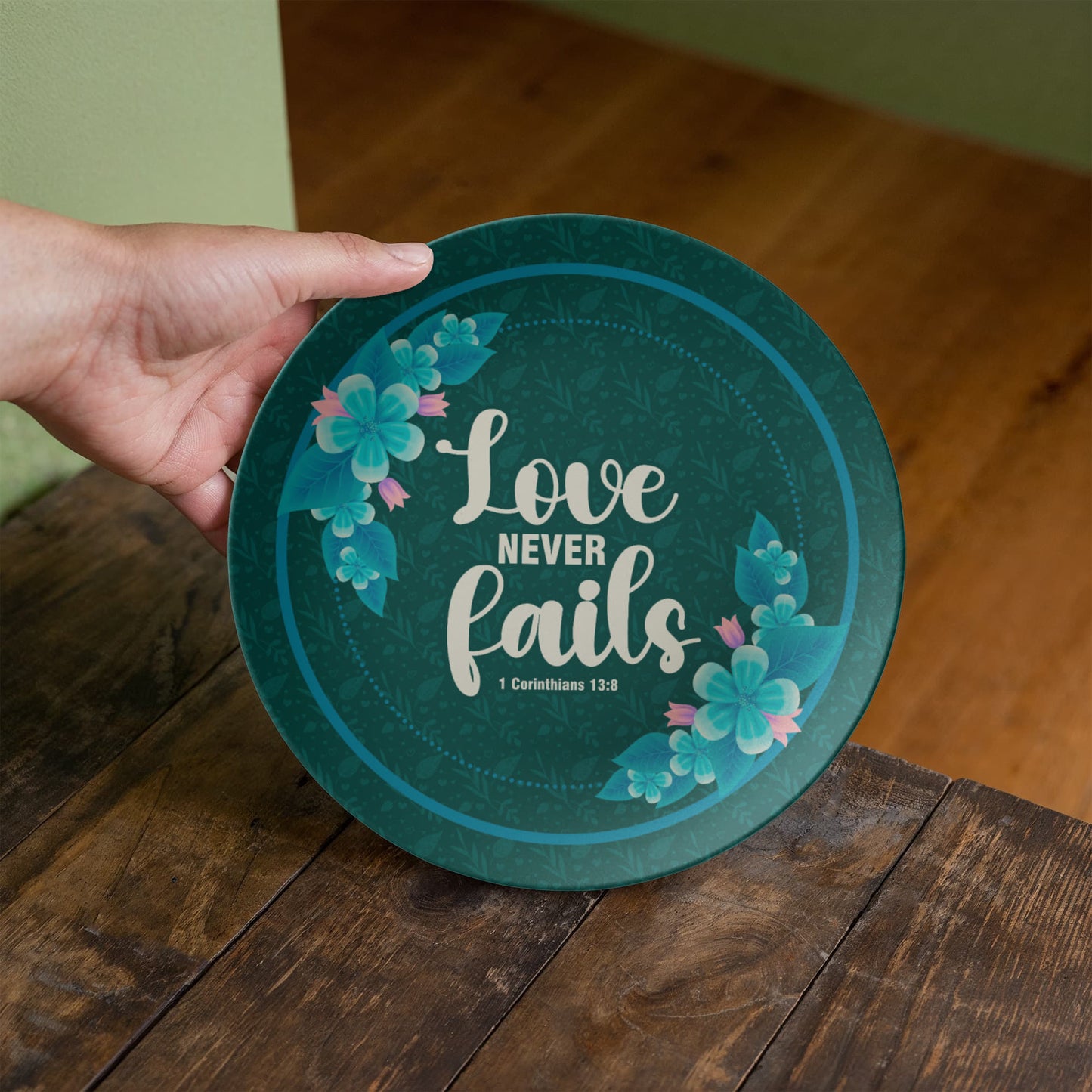 Love Never Fails 10'' Plate - a Gift for Mothers/Daughter/Wife.