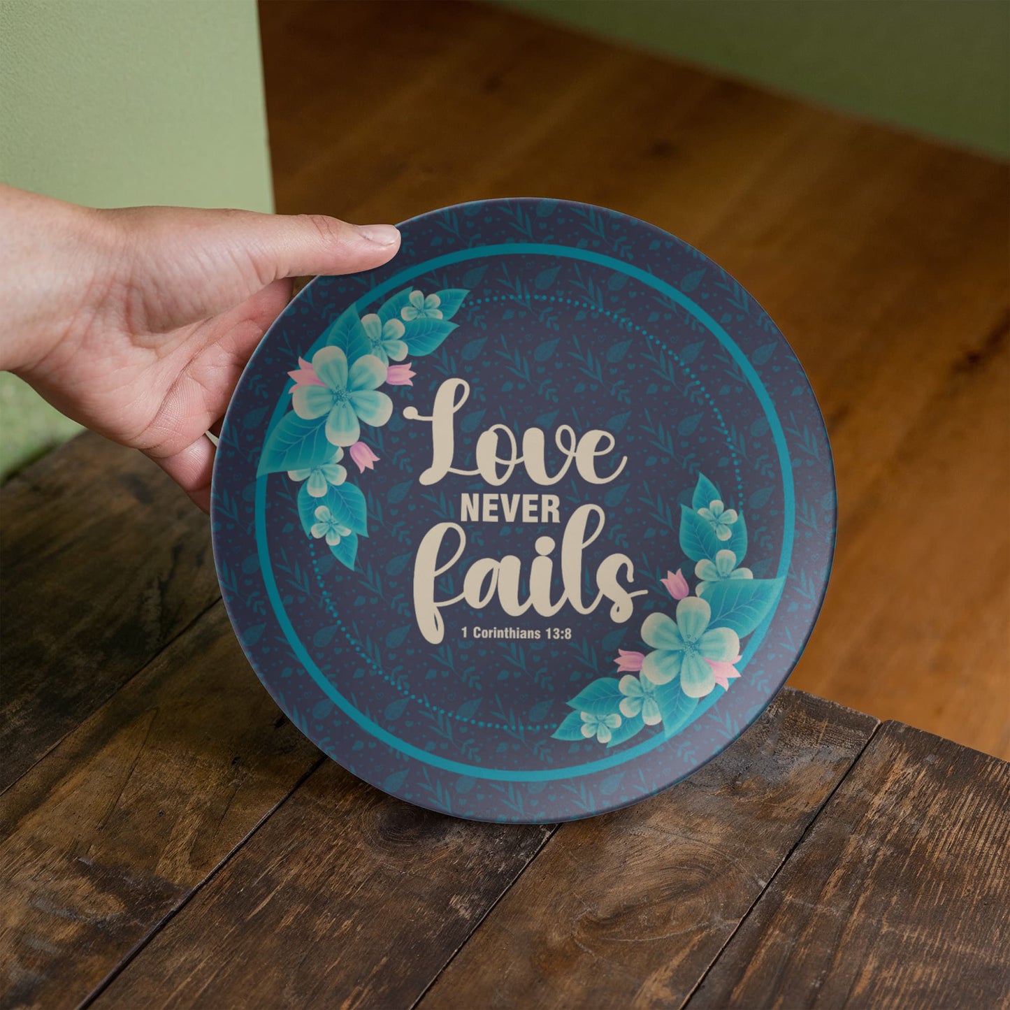 Love Never Fails 10'' Plate - a Gift for Mothers/Daughter/Wife.