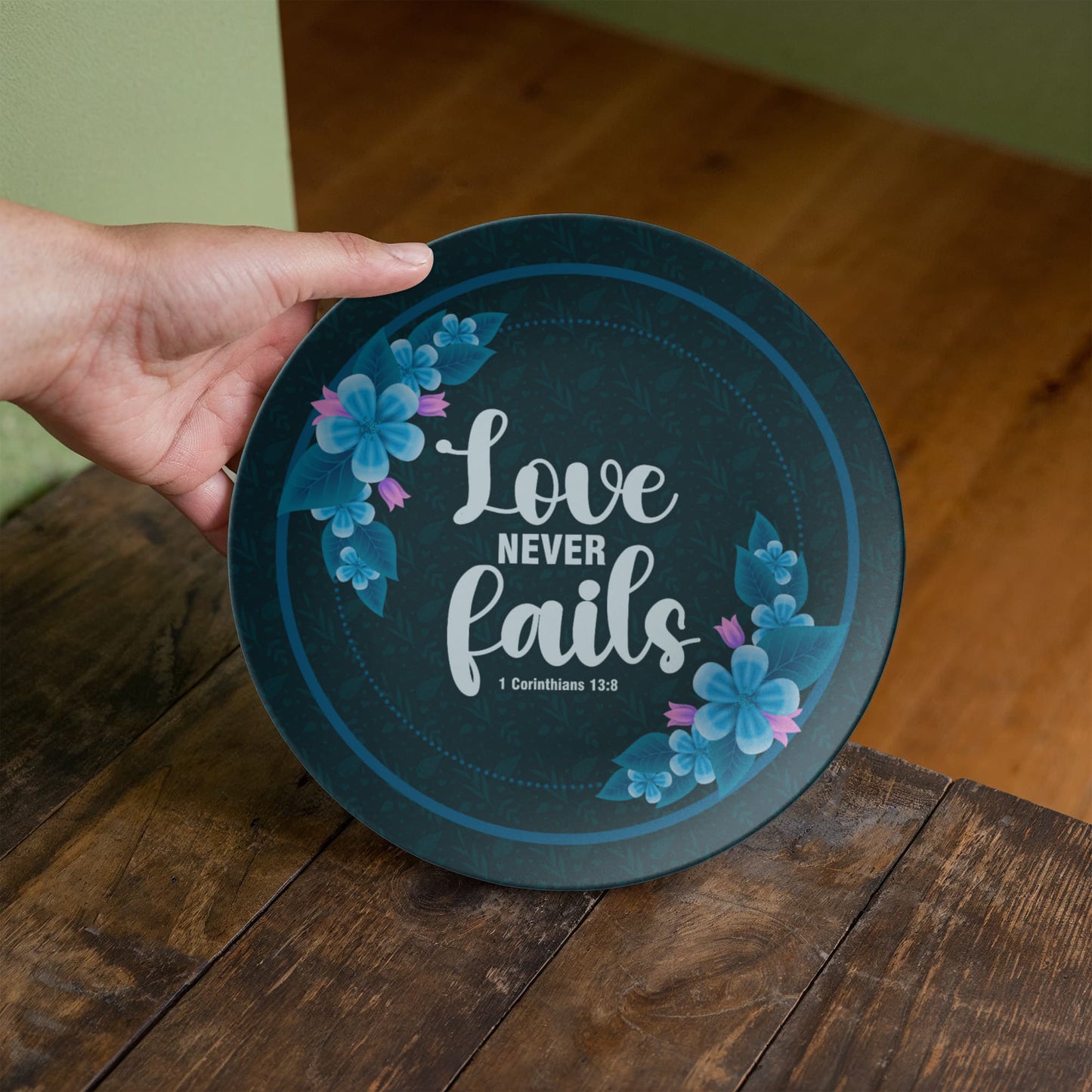 Love Never Fails 10'' Plate - a Gift for Mothers/Daughter/Wife.