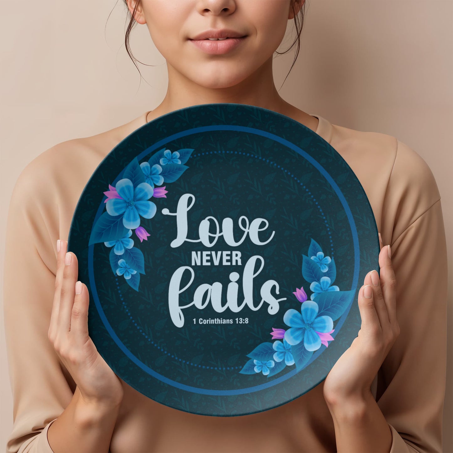 Love Never Fails 10'' Plate - a Gift for Mothers/Daughter/Wife.