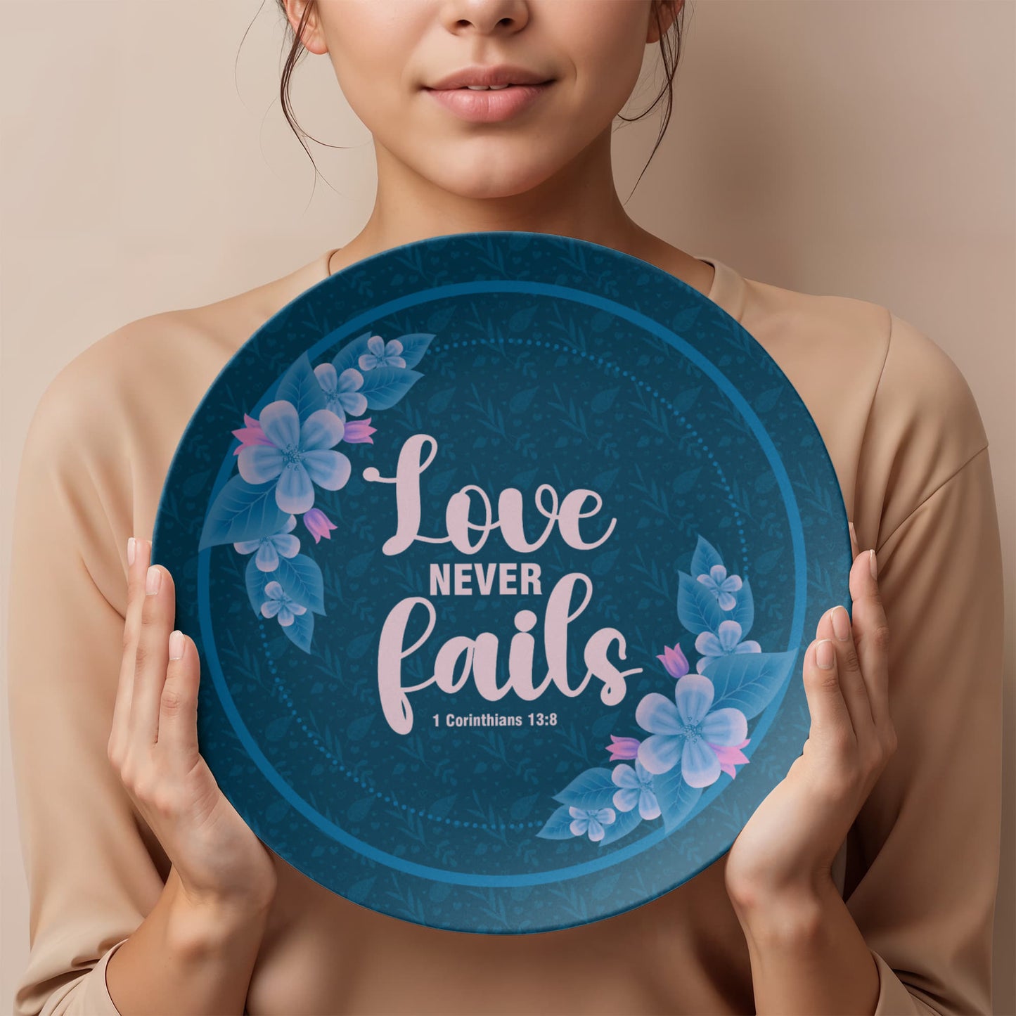 Love Never Fails 10'' Plate - a Gift for Mothers/Daughter/Wife.